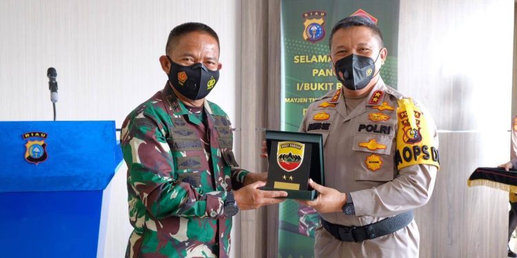 Kapolda Riau Terima Kunjungan Pangdam I Bukit Barisan