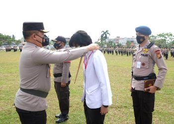 Kapolda Riau Pimpin Apel Kesiapan Bhabinkamtibmas Dan Tenaga Medis Kepolisian Sebagai Tracer dan Vaksinator