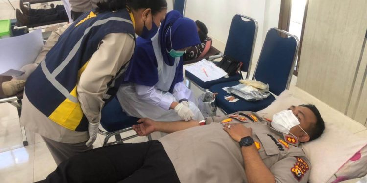 Dalam Rangka Hari Bhayangkara Ke – 75, Polres Siak Gelar Donor Darah