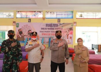 Kunjungi Lokasi Isoter, Wakapolri Semangati Pasien Rawat