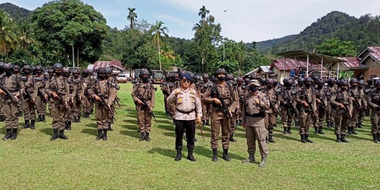 100-Personel-Brimob-Diturunkan-Di-Rimbang-Baling