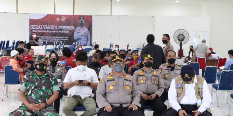 Dorong Percepatan Vaksinasi dan Berikan Semangat Kepada Vaksinator, Kapolres Siak Terus Melakukan Pengecekan dan Pengawasan di Lapangan
