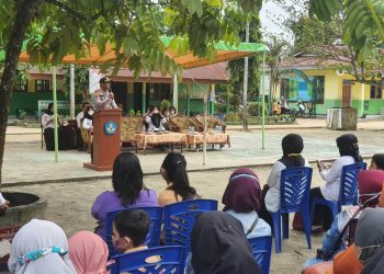 Kapolsek Siak Hulu Sosialisasi Vaksin di SDN 011 Desa Baru Siak Hulu Kampar