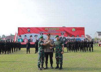 Seorang Danrem di Lepas Dengan Gegap Gempita di Markas Polda Riau