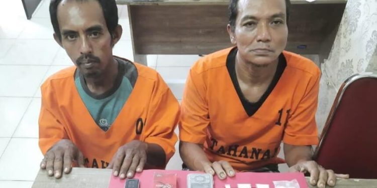 Sat Narkoba Polres Siak Tangkap 2 Orang Pengerar Narkotika Jenis Sabu Di Kecamatan Sungai Apit