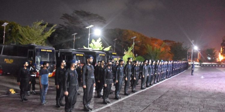 Lepas Keberangkatan 105 Personel BKO, Kapolda Riau Irjen Iqbal : Layani Masyarakat, Jaga Nama Baik.