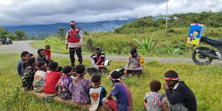 Program SI-IPAR, Tanamkan Rasa Cinta Tanah Air Sejak Usia Dini Anak -anak Serambakon Pegunungan Bintang