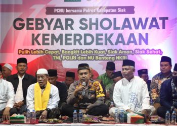 Sambut HUT RI Ke – 77, Delapan Ribu Orang Ikuti Gebyar Sholawat Kemerdekaan di Polres Siak