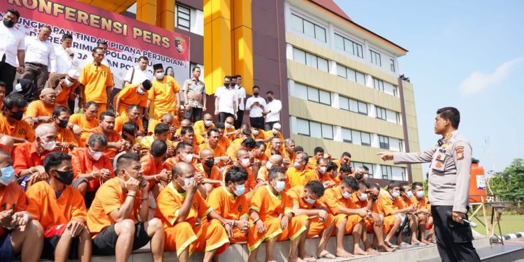 Sepanjang 2022, Polda Riau Dan Jajaran Gulung 228 Tersangka Dari 145 Kasus Perjudian.