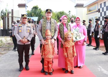 Kunjungan ke Meranti, Kapolda Riau Irjen Iqbal Tegaskan Kemuliaan Polisi Ada Pada Kecintaan Masyarakat