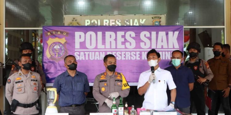 Polres Siak Gelar Konferensi Pers Kasus Pembunuhan, Kurang Dari 24 Jam Pelaku Ditangkap