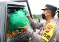 Polres Siak dan Jajaran Bagikan 650 Paket Sembako, Kapolres “Dukung Kebijakan Pemerintah, Bantu Saudara Saudara Kita”