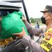 Polres Siak dan Jajaran Bagikan 650 Paket Sembako, Kapolres “Dukung Kebijakan Pemerintah, Bantu Saudara Saudara Kita”