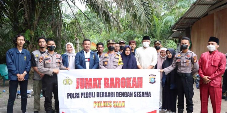 Polres Siak Terus Bantu Warga Yang Membutuhkan Melalui “Jumat Barokah”