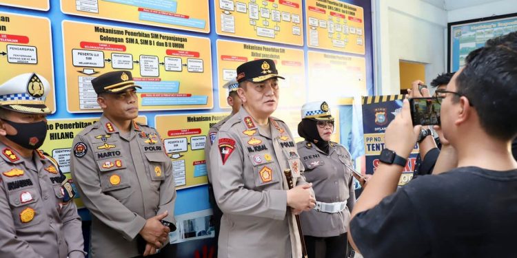 Sidak Satpas SIM Polresta Pekanbaru, Kapolda Riau Irjen Iqbal : Jangan Ada yang Menyulitkan Masyarakat