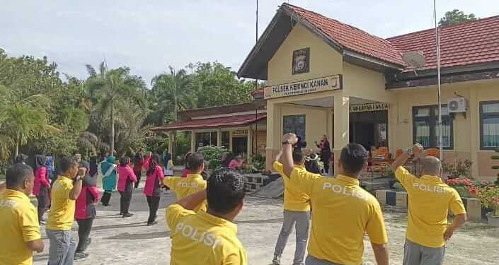 Olah Raga Bersama Masyarakat di Halaman Mako Polsek Kerinci Kanan