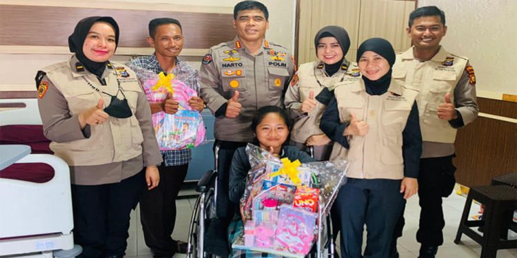 Selain Pengobatan Fisik, Mita Juga Diberi Teraphy Psikologis oleh Biro SDM Polda