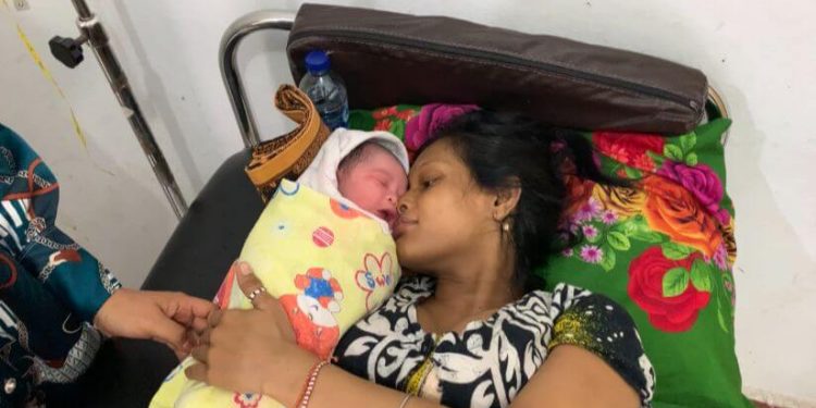 Utamakan Rasa Kemanusian, Kapolres Siak Fasilitasi dan Berikan Bantuan Persalinan Kepada Salah Seorang Tahanan