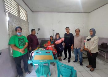 Kapolres Siak lakukan penanganan pasca bersalin dan menyerahkan perawatan bayi salah seorang tahanan kepada pihak keluarga