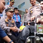 Peduli Desabilitas Kunjungi SLB N Siak Kapolres Beri Bantuan Kursi Roda