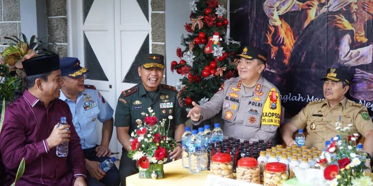 Tinjau Gereja dan Pos Pengamanan, Kapolda Riau Irjen Iqbal Pastikan Natal dan Tahun Baru Berjalan Aman