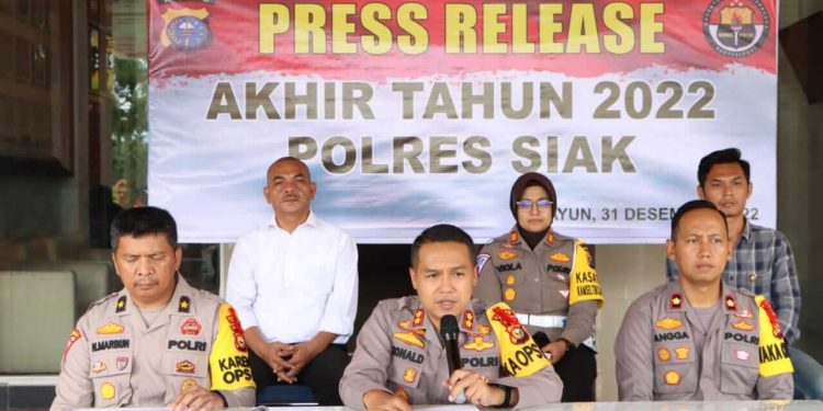 Pimpin Konferensi Pers Akhir Tahun, Kapolres Siak Ungkap Capaian Kinerja Jajaran di Tahun 2022
