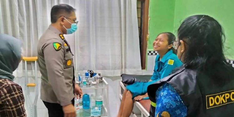 Mita Tak Sabar Ingin Kembali Sekolah Pasca Buka Jahitan Luka dan Mendapatkan Bimbingan Psikologi Lanjutan