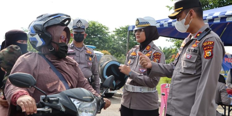 Peduli Keselamatan Berlalu Lintas Sat Lantas Polres Siak Laksanakan Hal Ini