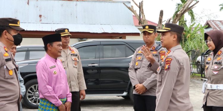 Terus Dengar Aspirasi dan Keluhan Masayarakat, Melalui “Jumat Curhat” Kapolres Siak Kunjungi Kampung ke Kampung