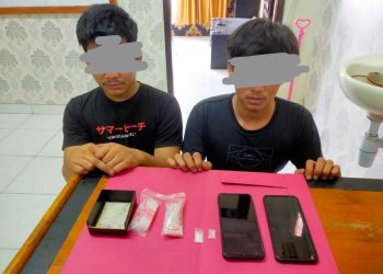 Dua Orang Pemuda Di Kampung Perawang Barat Kec.Tualang di amankan Satres Narkoba Polres Siak