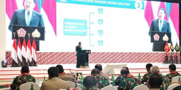 Berikan Pembekalan Umum Rapim TNI-Polri, Ketua MPR RI Bamsoet Ingatkan Kesiapan TNI-Polri Hadapi Tantangan Dunia Digital