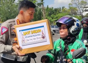Ditlantas Polda Riau Peduli Ojek Online untuk selalu tertib berlalu lintas