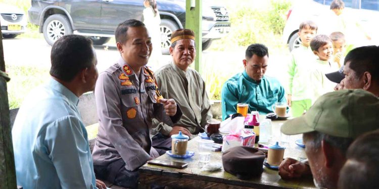 Polres Siak Jumat Curhat Di Kampung Buantan Besar