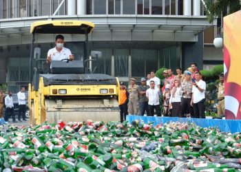 Polda Riau Musnahkan Narkoba Hingga Miras dan Knalpot Brong