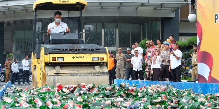 Polda Riau Musnahkan Narkoba Hingga Miras dan Knalpot Brong