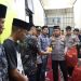 Bentuk Kepedulian Kepada Sesama di Bulan Ramadhan, Kapolres Siak Bagikan Takjil Kepada Tahanan