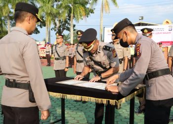 Kapolres Siak Pimpin Upacara Sertijab Satu Kasat dan Tiga Kapolsek 