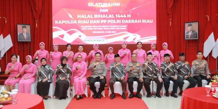 Kapolda Riau Irjen Pol Mohammad Iqbal Dan Seluruh Pejabatnya, Menggelar Silaturahmi Dan Halal Bihalal