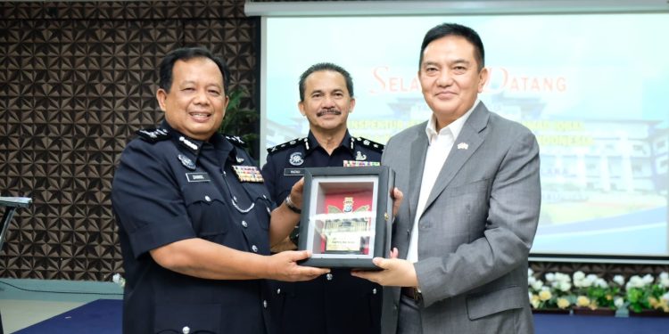 Polda Riau bekerja sama dengan Polis Kontijen Melaka dalam memberantas perdagangan orang