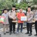 Polsek Tualang Berikan Sembako Kepada Warga Yang Terkena Musibah Kebakaran Rumah