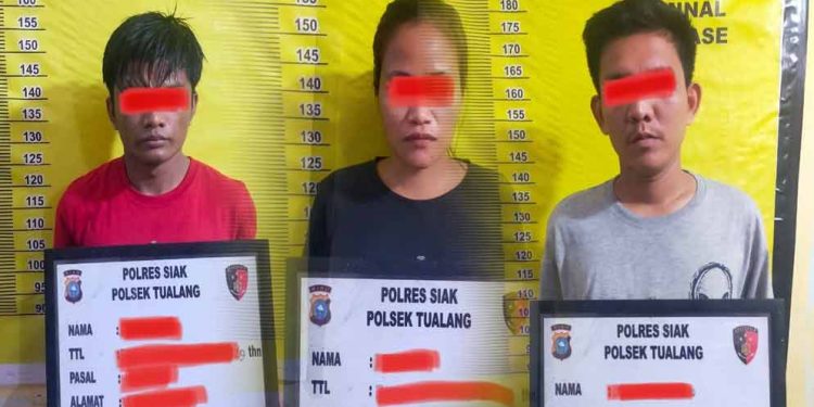 Tiga Orang Ini diamankan Tim Opsnal Polsek Tualangdiantaranya 1 perempuan