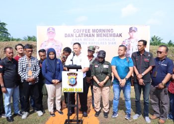 Kapolres Siak Gelar Coffee Morning dan Latihan Menembak Bersama Awak Media