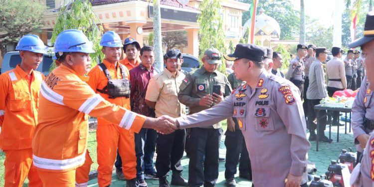 Apel Gelar Pasukan dan Peralatan Dalam Rangka Kesiapsiagaan Penanganan Karhutla di Kabupaten Siak