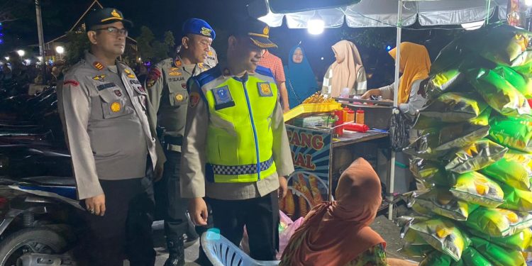 Kapolres Siak AKBP Asep Sujarwadi Pimpin Langsung Pelaksanaan Blue Light Patrol di Wilayah Siak