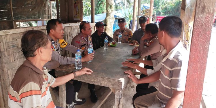 Polsek Minas Polres Siak Sambangi Warga Minas Barat, Ini Sejumlah Keluhan Warga Saat Giat Rutin Jumat Curhat Diadakan
