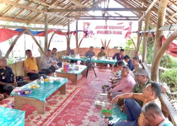 Jumat Curhat, AKBP Asep Sujarwadi Dengarkan Keluhan Warga Kampung Tengah dan Benteng Hulu