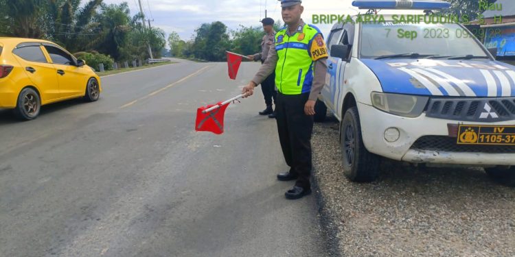 MINAS - Guna mengantisipasi terjadinya pelanggaran, kecalakan lalulintas dan C3 personil Unit Lantas Polsek Minas melaksanakan kegiatan patroli Bluelight, Selasa (12 / 09/2023) sekira pukul 09.50 WIB.