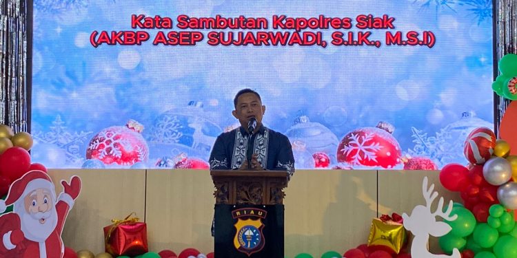 Kapolres Siak Hadiri Perayaan Natal Keluarga Besar Polres Siak Di Gedung EDL Polres Siak