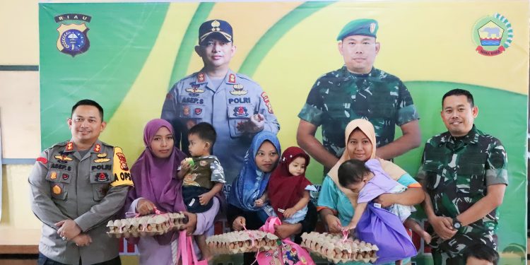 Cooling System Dengan Peduli Anak Stunting AKBP Asep Sujarwadi Bersinergi Dengan Dandim 0322 Siak Jadi Orang Tua Asuh