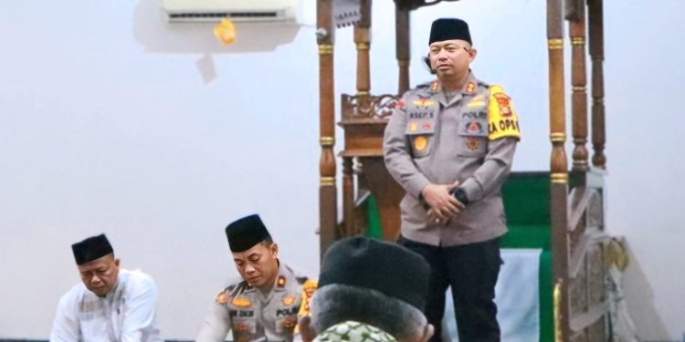 Cooling System Dengan Program Siak Bermadah, Kapolres Siak Sholat Shubuh Berjamaah Bersama Masyarakat